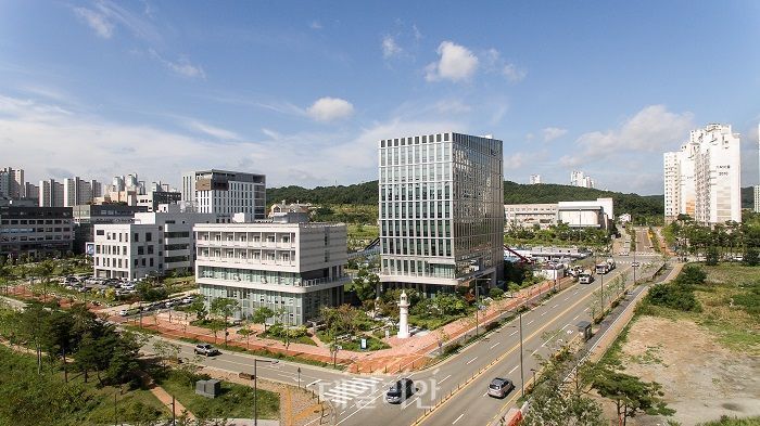 KOMSA, 한국 그룹홈과 자립 준비 청년 사회 진출 지원 MOU