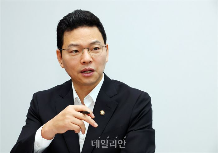 [단독] '알리·테무'서 산 태블릿PC, 1년 내에 중고로 팔면 징역 3년?