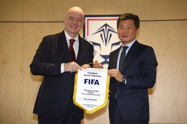 인판티노 FIFA 회장, 축구회관 방문…정몽규 회장과 만남