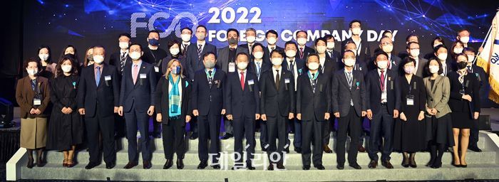 산업부, '2024 외국기업의 날' 기념식 개최…은탑산업훈장 등 총 40명 포상