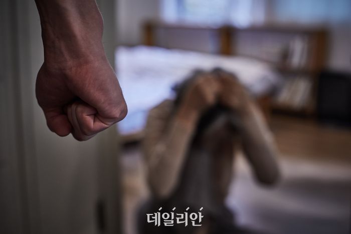 꾸준히 증가하는 장애인 학대…학대 행위자 1위는 부모