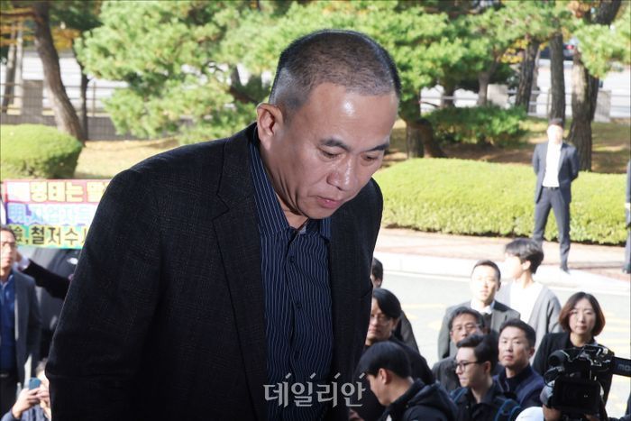 명태균, 이틀 연속 창원지검 출석…"언론이 계속 거짓의 산 만들어"