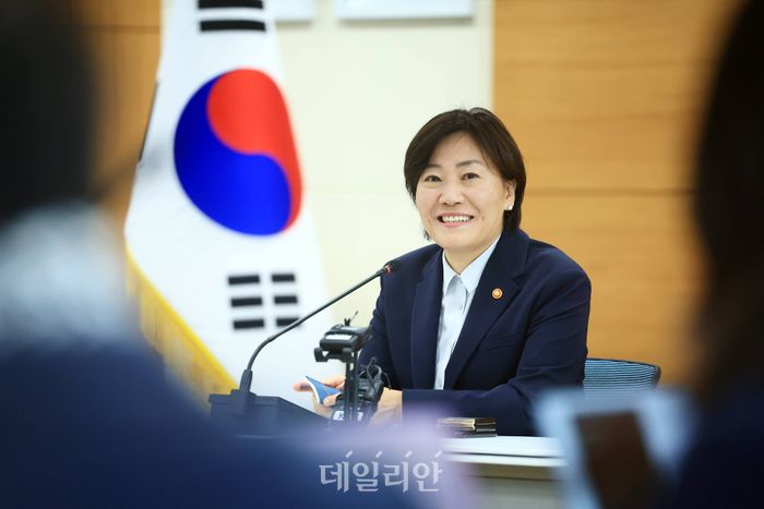 “농산물 물가 안정·K-Food 수출↑ 성과”…개식용 종식법 예산·쌀 재배면적 감축 등 숙제