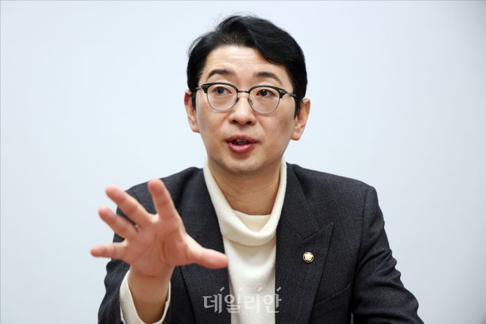 국민의힘, 당원게시판 의혹 제기 유튜버 명예훼손죄 고발키로