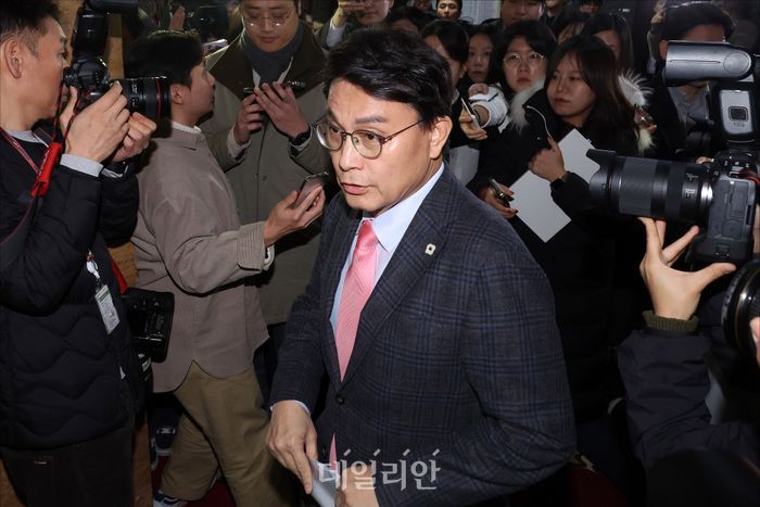 윤상현 "비대위원장 인선 위한 '원내·외 당협위원장 연석회의' 제안"