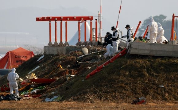 "무안공항 참사로 봐야…로컬라이저 둔덕, 참사의 근본 원인" [데일리안이 간다 116]