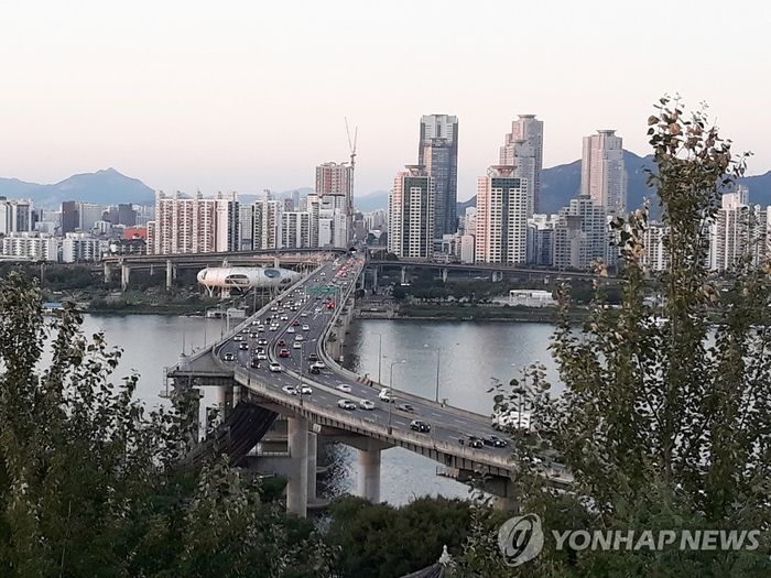 한강 교량 '자율비행' 드론으로 점검…청담대교 첫 적용