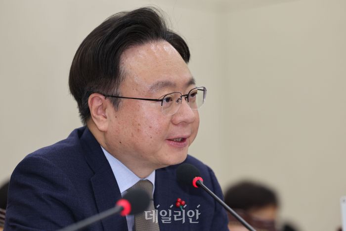 복지장관 “2026학년도 의대정원 원점 재검토…3월 전 의협과 협의”