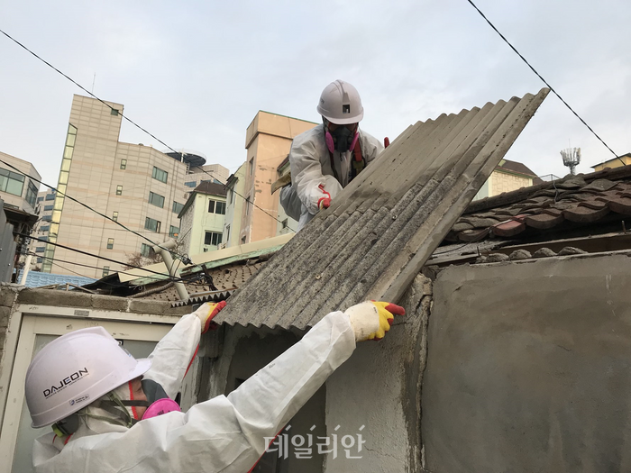 환경부, 슬레이트 철거 안전관리 강화…노인 시설 등 지원 확대