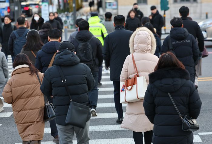 [오늘 날씨] 전국 대체로 맑아 중부지방 빙판길 주의...전기장판 안전하게 사용하려면