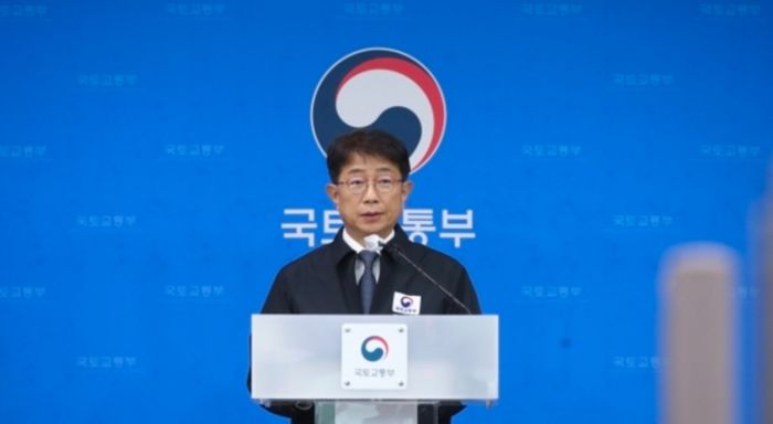 제주항공 여객기 사고 유가족 찾은 박상우 “지원 아끼지 않겠다”