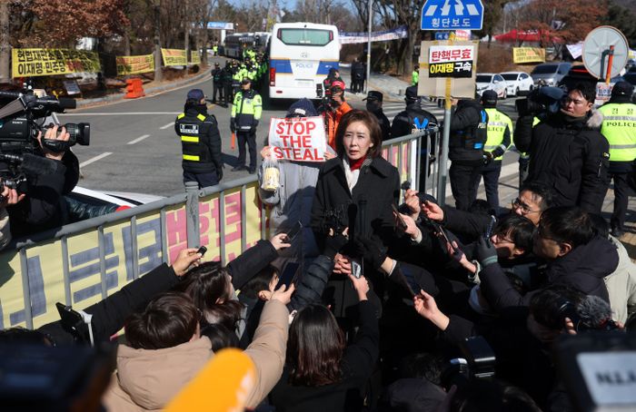 尹, 권영세·권성동·나경원 만나 "계엄으로 野 국정마비 행태 국민이 알게 돼 다행"