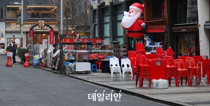 내수부진·고용둔화 여전…기재부 “경제 하방 압력 증가”