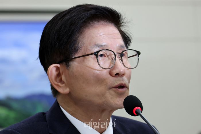 김문수 장관 “산재병원 재활치료 기능 강화”