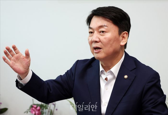 안철수 "이재명, 하라리보다 먼저 나와 AI 토론해야"