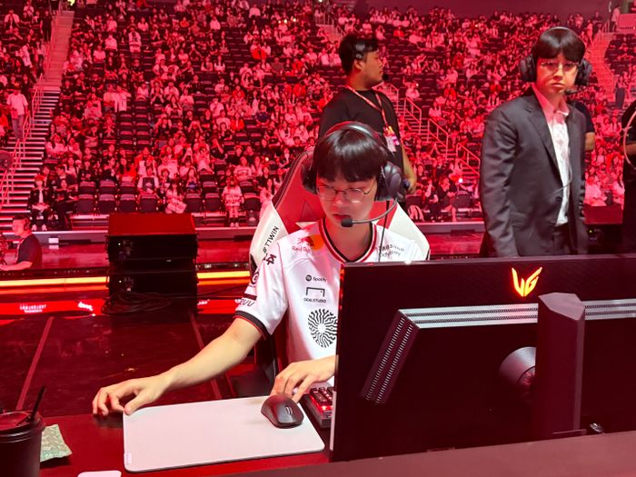 포토] '도란' 최현준, '마우스 패드 세팅중'