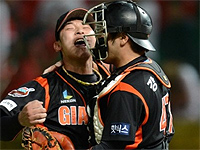 뒤바뀐 ‘멘붕 수비’…롯데스러운 SK?