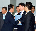 기자실 난입 북 박철수, 남측 향해 "백수건달들" 