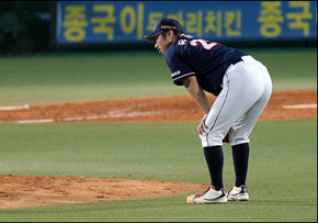 '좌타몰이 삼성' 유희관 아꼈다·아깝다·안타깝다 