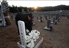  '죽어서도 쫄병 죽어서도 장군' 창피한 대한민국