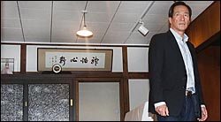 <포토>박정희 생가 둘러보는 정몽준