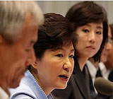 박 대통령, 의회민주주의 언급은 재협상 파기 겨냥?