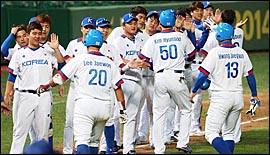 야구, 대만전 콜드승 '대회 2연패 보인다'