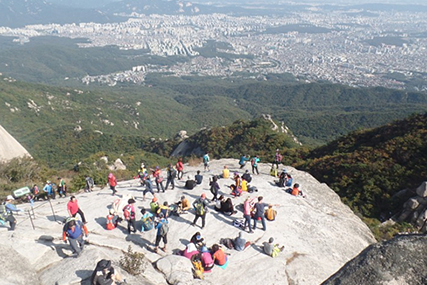 서울의 가을 하늘을 만끽하자 ‘북한산 백운대’