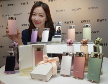 소니, 스와로브스키 장식 담은 여성용 카메라 'KW11' 출시