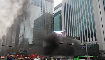 서울 종각역 공사현장서 불…인명피해는 없어