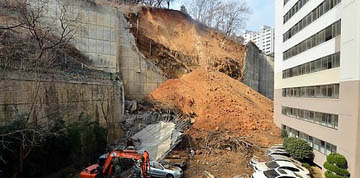 광주 옹벽 붕괴 피해 차량 36대 보상 '난항’