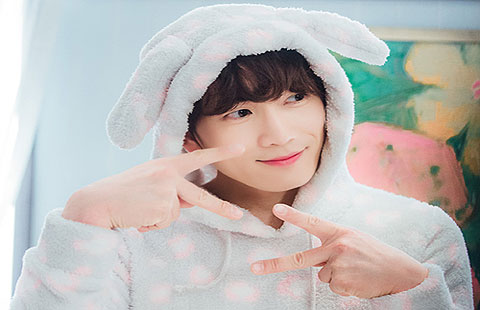 황정음 아닌 지성?…여성 제품 '완판' 이례적