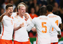 네덜란드, 스페인에 2-0 완승…히딩크 반등 신호탄?