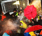 세월호 시위 진압한 '최루 물대포' 법적 근거 없다고?