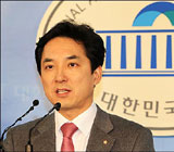 박민식 "박 대통령 탈당? 한번 부부싸움에 이혼하나"