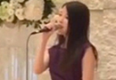 '의리녀' 아이유, 매니저 결혼식 축가 열창에 춤까지 