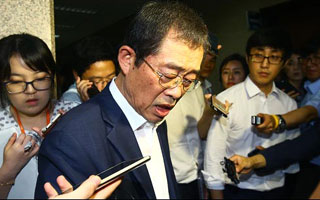 순방중인 대통령에 "쇠파이프 맞을 대상" 이용득 일파만파