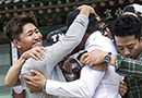 '1박 2일' 바보 김종민, 추성훈에 겁 없는 '쓰담쓰담'