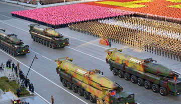 북한, 탄두개량 KN-08·300mm 신형방사포 공개