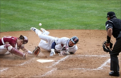 '김현수 투지' 두산, 넥센 연파하고 PO행 눈앞