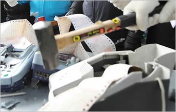 영세사업자 위한 수수료 인하, 부담은 영세사업자 몫?