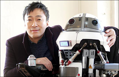 "30년 만에 이룬 꿈"…이성민의 원톱 성공기