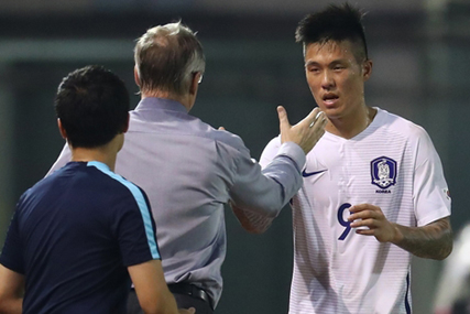 ‘늪 축구’에 빛바랜 슈틸리케호 무실점 신기록