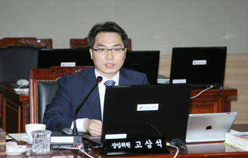 방통위 "단말기 지원금 상한제 폐지, 검토한 적 없다"