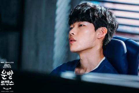 류준열, '운빨'로 '응답 저주' 깰까