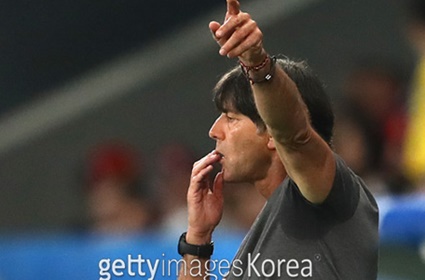 뢰브, 코딱지에 감춰진 ‘메날두 학살자’ 기질