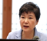 박 대통령 "누구라도 재단 관련 불법 저질렀다면 처벌"