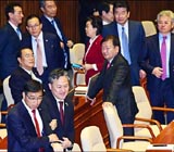 표창원, 탄핵 반대 의원 명단 공개…여당 "못 살겠다"