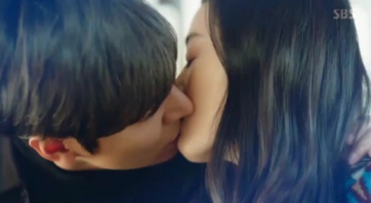 잘 나가던 '푸른바다' 시청률 하락세 왜? 