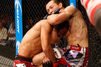 ‘늘 언더독’ 정찬성, 둔탁한 버뮤데즈 누그러뜨리기 